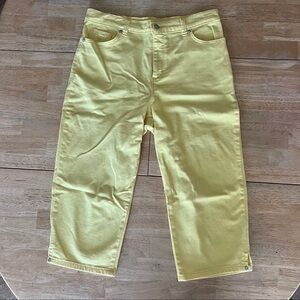 Gloria Vanderbilt Yellow Capri Pants ~ Size: 12
